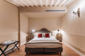 2 bedrooms, in-room safe, iron/ironing board, WiFi