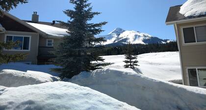 ★ 99 $ / nuit ★ ★ OUNMOUNTAIN VILLAGE⭐FAMILY FRIENDY⭐BIKES🚲TENNIS ★ NP YELLOWSTONE