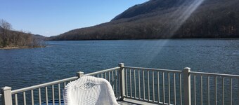 River Front Condos A Great Views! 10 minutes from Downtown Chattanooga!