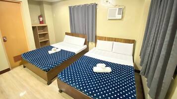 Roofdeck Room | Iron/ironing board (on request), WiFi (free)