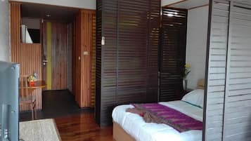 Standard Studio | Desk, blackout curtains