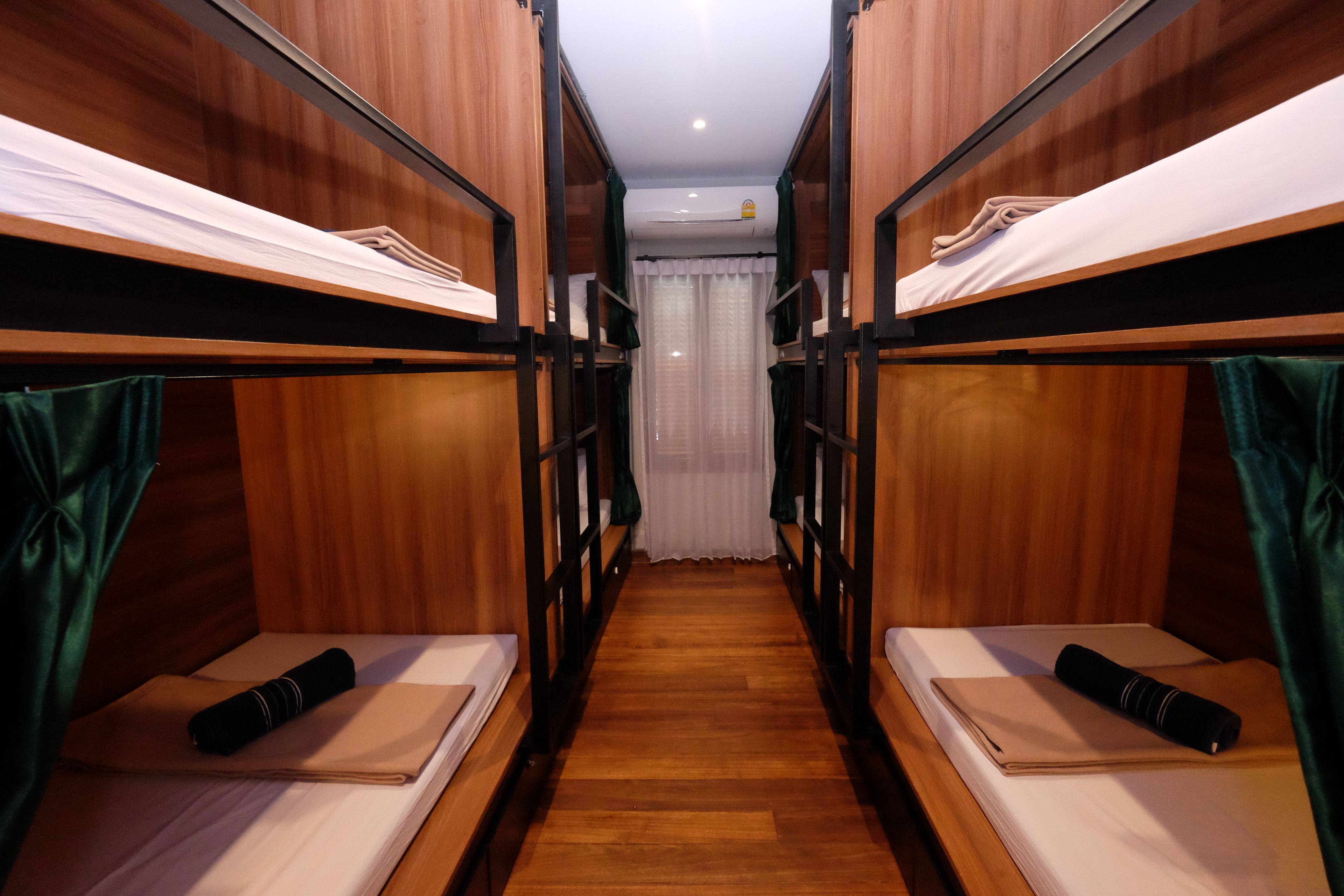 Äänieristys, ilmainen Wi-Fi, vuodevaatteet