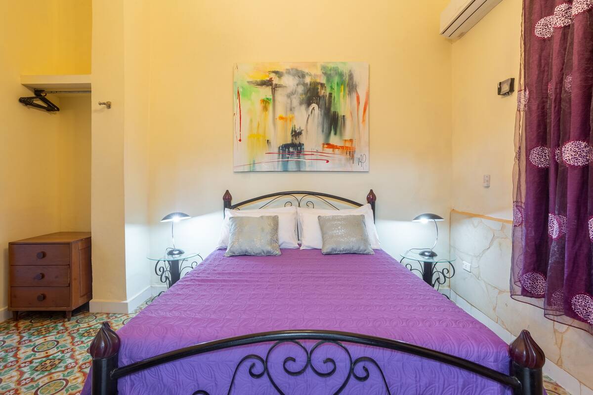 Suite Design, 1 grand lit, vue ville