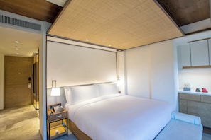 Camera Deluxe, 1 letto king, non fumatori | 1 camera, biancheria da letto di alta qualità, minibar
