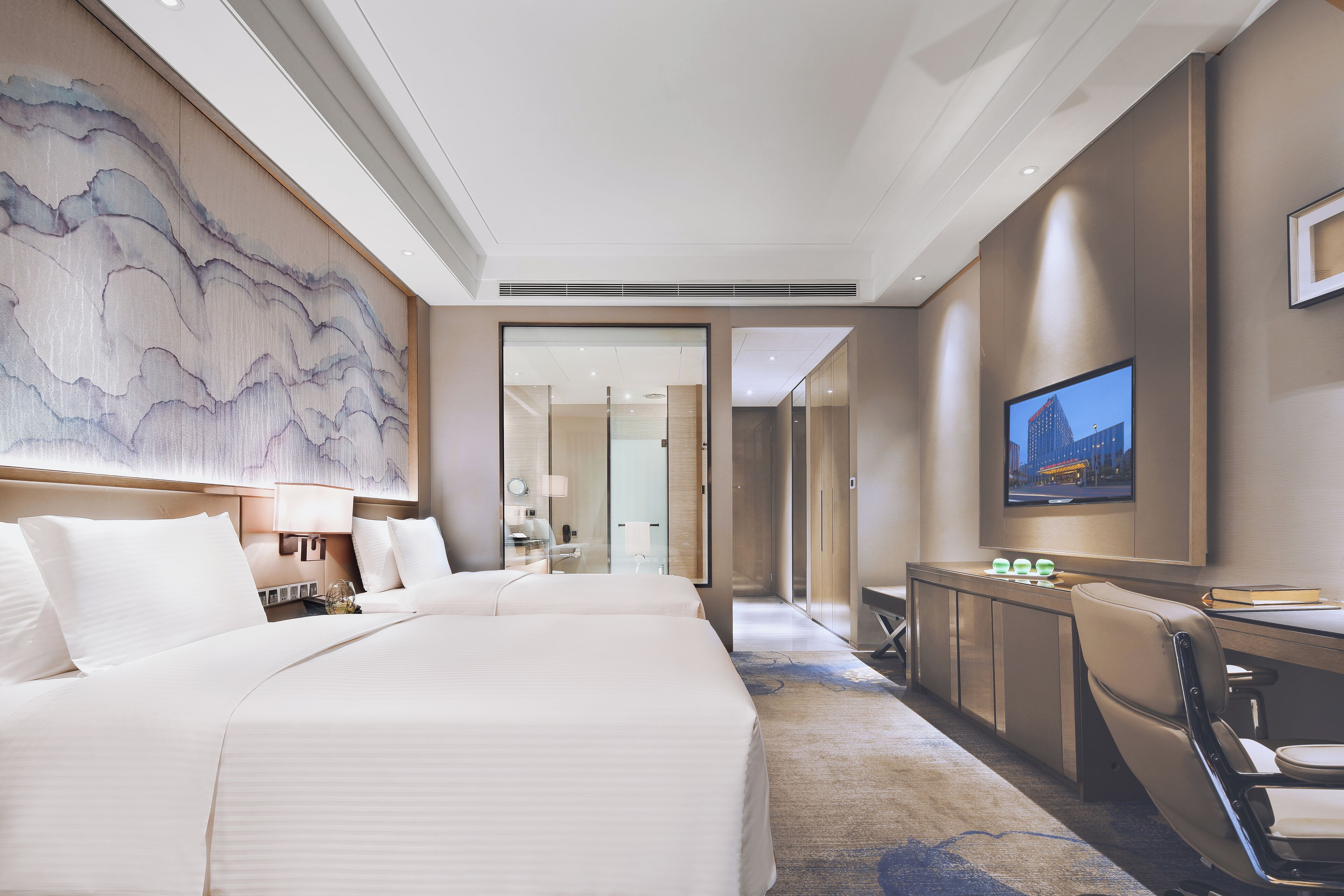 Literie de qualité supérieure, coffres-forts dans les chambres, bureau