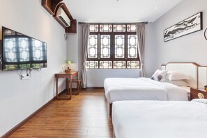 Comfort-Zweibettzimmer | Hochwertige Bettwaren, Zimmersafe, individuell dekoriert