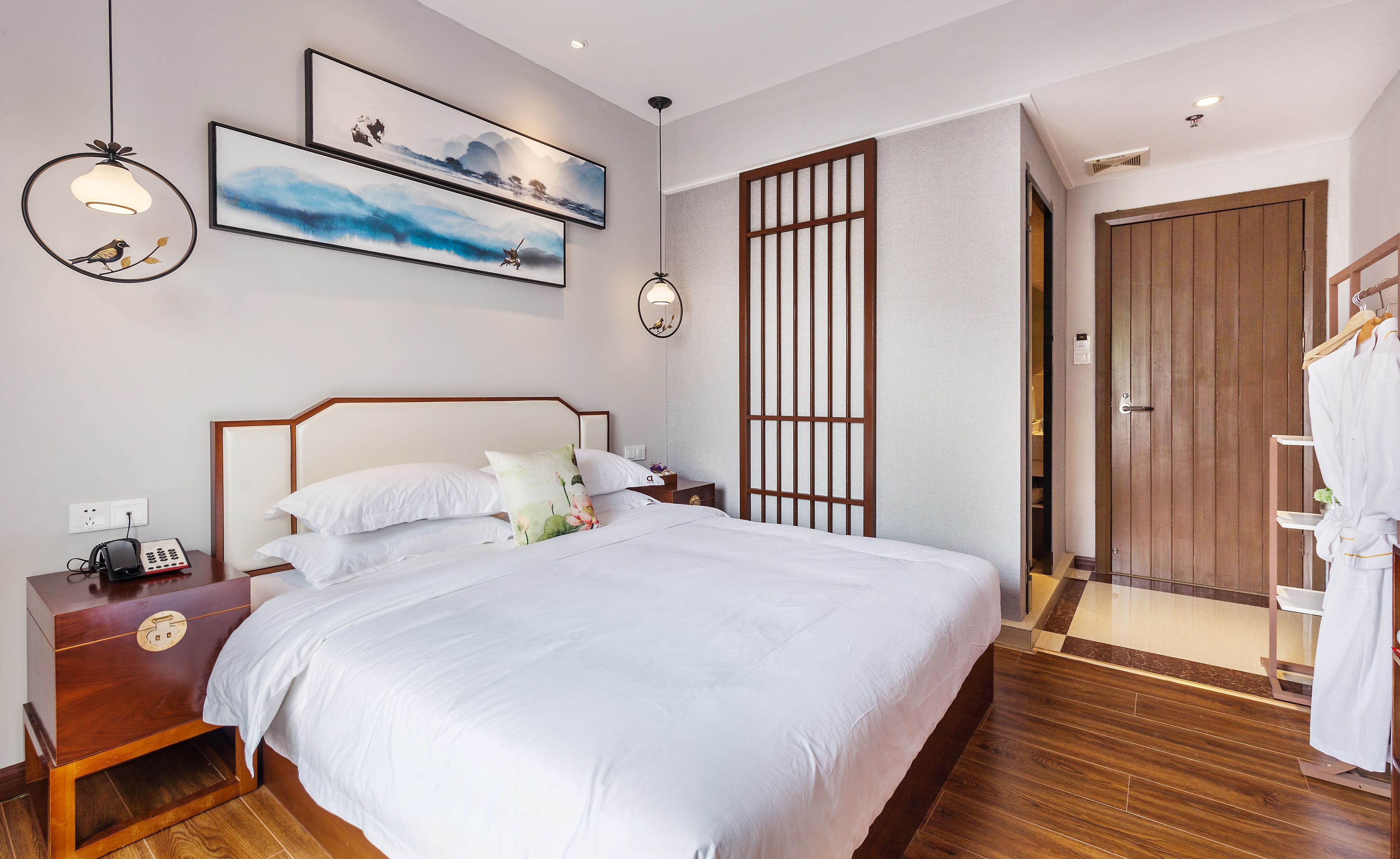 吾系VIP 套房 | 高档床上用品、客房内保险箱、特色装修、特色家居