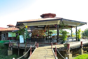 Breakfast, lunch, dinner served; local and international cuisine  - Moe Yun Gyi Wetlands Resort (Bago)