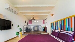 Chambre Double Classique, balcon (charges NTD500 for kids above 6) | Chambres insonorisées, Wi-Fi gratuit, décoration personnalisée