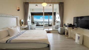 Individually decorated, soundproofing, free WiFi, bed sheets