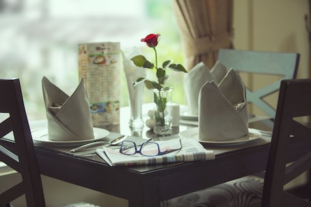 Superior Room | In-room dining