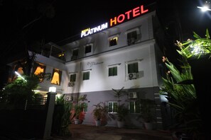Exterior - Royal Platinum Hotel (Yangon)