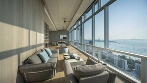 Property amenity - 1BR Centric Sea 812 With Infinity Pool (Pattaya)