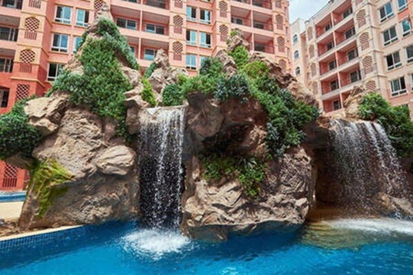 Outdoor pool - 1BR Pool View Seven Seas Jomtien (Pattaya)
