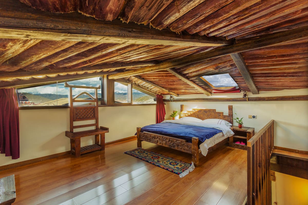 Panoramic Loft, Hill View | Premium bedding, Select Comfort beds, individually furnished