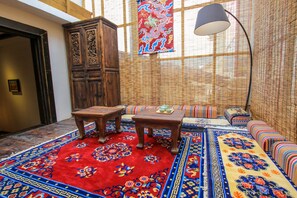 Luxe tweepersoonskamer, 1 queensize bed, terras, uitzicht op tuin | Terras