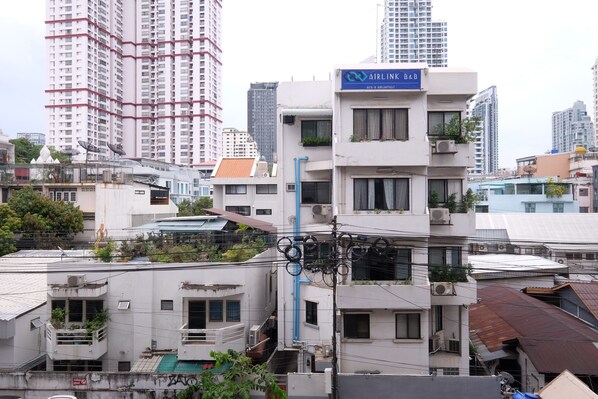 View from property - Airlink B&B - Hostel (Bangkok)