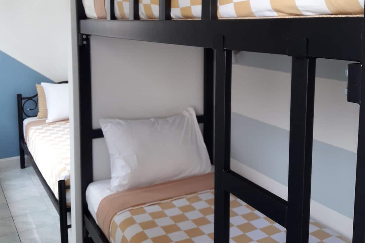 Male Shared Dormitory | Iron/ironing board, free WiFi, bed sheets