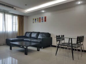 One Bedroom Apartment | Comodidades do quarto