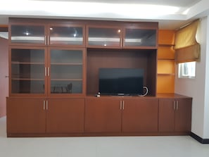 One Bedroom Apartment | Room amenity