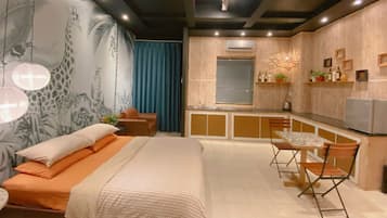 Basic Studio | Private kitchen | Fridge