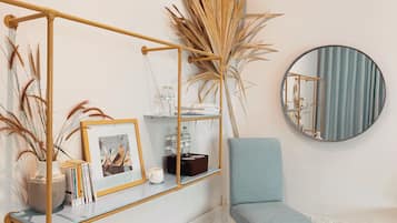 Habitación Signature doble, 1 cama de matrimonio | 1 dormitorio, tabla de planchar con plancha, wifi gratis