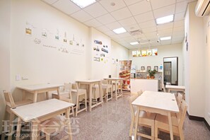 Tägliches einheimisches Frühstück (150 TWD pro Person)