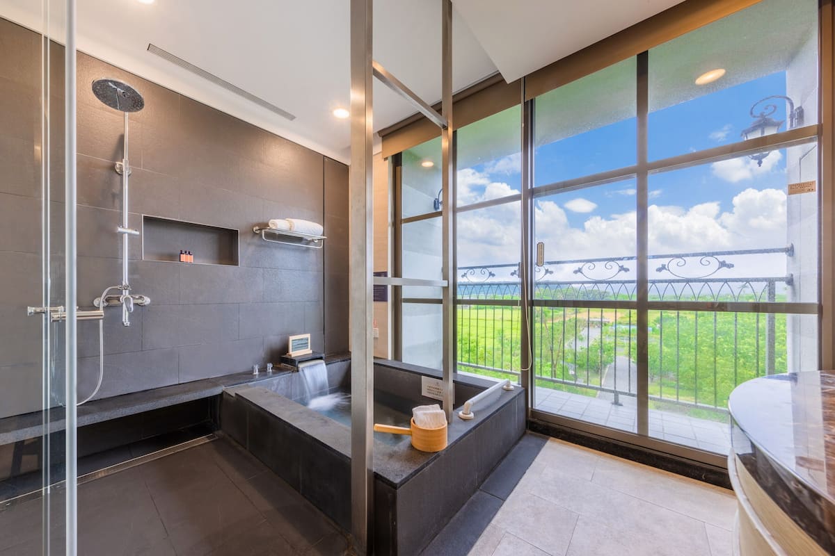 mansion superior double room | bathroom | hair dryer, bathrobes, bidet, towels