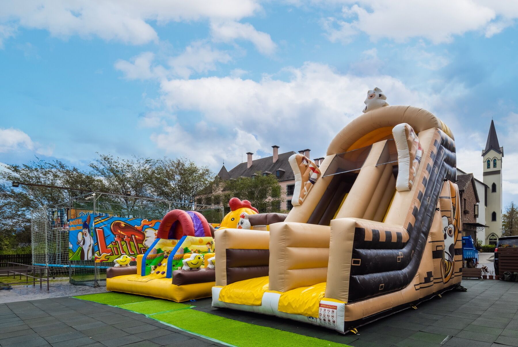 children’s play area – outdoor