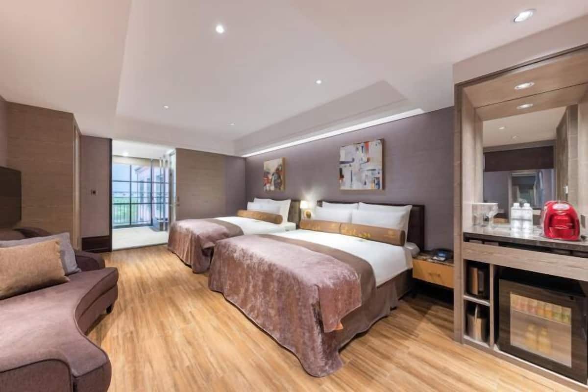Premium bedding, down duvets, pillow-top beds, free minibar