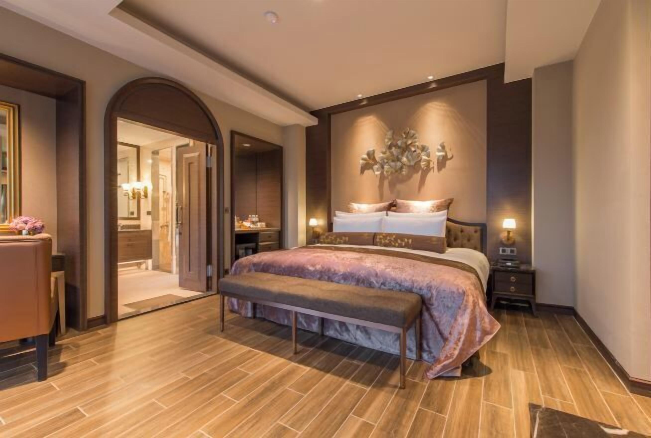 Sengetøy av topp kvalitet, dundyner og senger med overmadrass