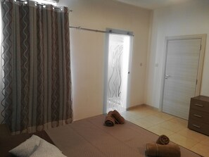 Superior-Apartment, 3 Schlafzimmer | 1 Schlafzimmer, Bettwäsche aus ägyptischer Baumwolle