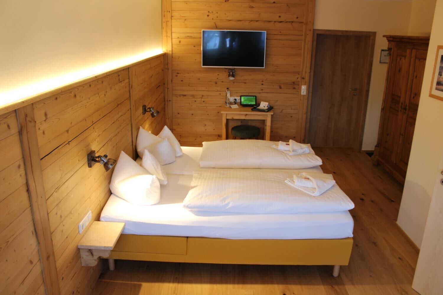 premium bedding, in-room safe, desk, soundproofing