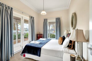 아파트, 침실 3개, 욕실 2개 | 고급 침구, 각각 다른 스타일의 인테리어, 각각 다르게 가구 비치, 다리미/다리미판