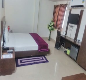 Classic Room, 1 Double Bed | Desk, free WiFi