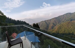 Executive Double Room, 1 Bedroom, Valley View | Balcony - Hotel Seven Oaks (Dehradun)