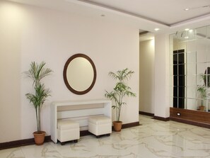 Lobby - OYO 13839 Hotel Narula (Dehradun)