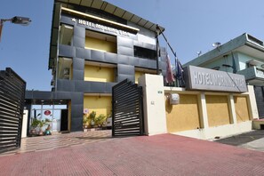 واجهة المنشأة