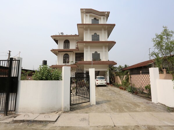 Mặt tiền nơi lưu trú