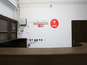 Quầy tiếp tân