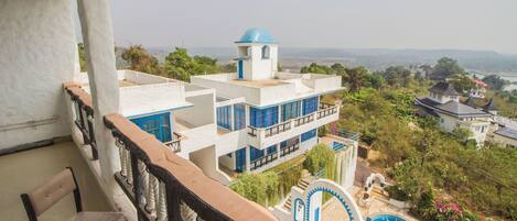 Double or Twin Room | Balcony