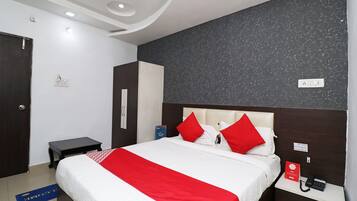 Free WiFi, bed sheets