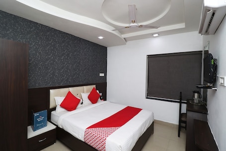 Double or Twin Room | Free WiFi, bed sheets. OYO 11943 Hotel Yugantar Palace
