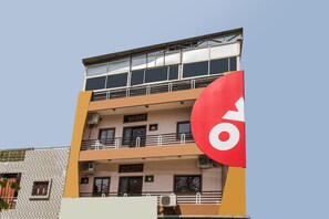 Exterior - OYO 12161 Hotel Madhur Inn (Indore)