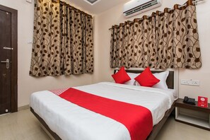 Free WiFi, bed sheets - OYO 12161 Hotel Madhur Inn (Indore)