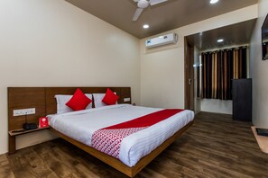 Double or Twin Room | Bathroom | Towels - OYO 11929 Hotel Ridhi Sidhi (Indore)