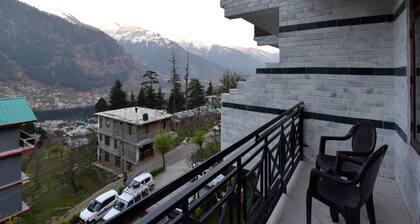 OYO 12735 The Manali Lodge