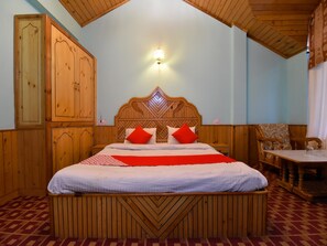 Double or Twin Room - OYO 13457 Home Luxury Stay Hills Hampta Pass (Manali)
