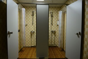 Standard Room | Bathroom | Shower, slippers - Xia Mai Xi Hostel (Chengdu)