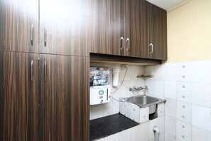 Double or Twin Room | Private kitchen - OYO 12437 Home Valley View 2BHK Villa Gun Hill (Dehradun)